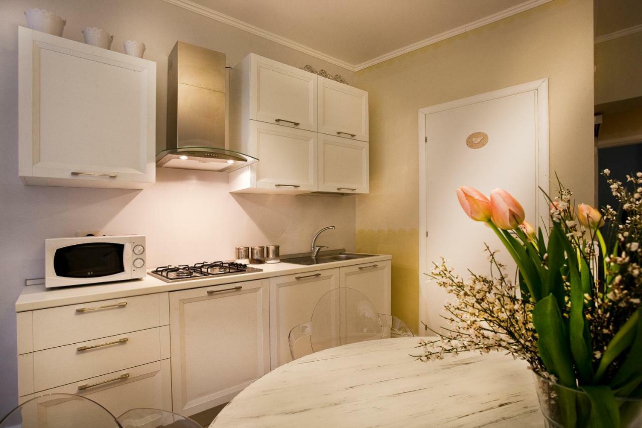 Casa Di Charme "Rosa-Rosae" Apartment Verona Bagian luar foto