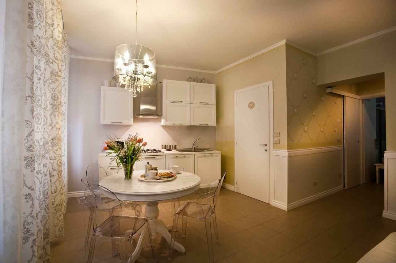 Casa Di Charme "Rosa-Rosae" Apartment Verona Bagian luar foto