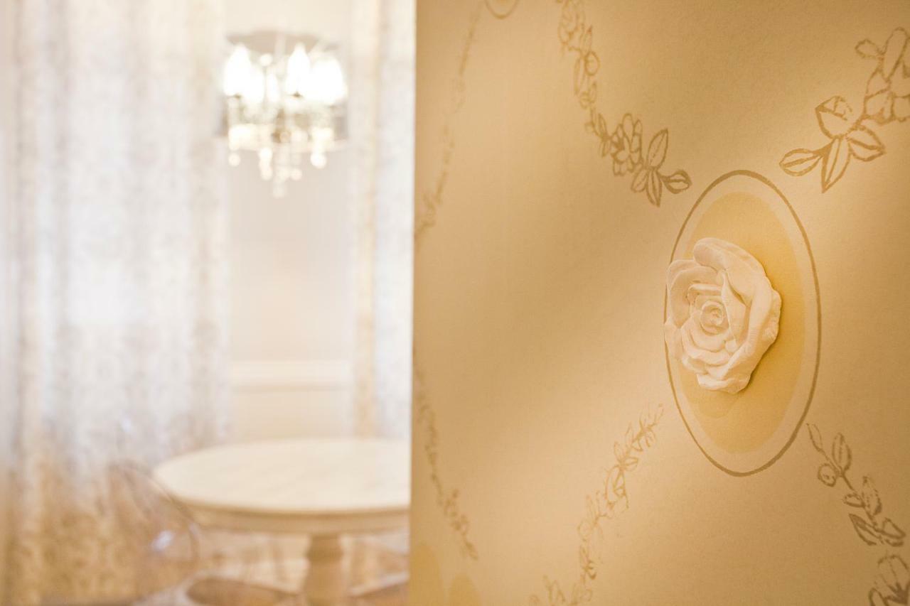 Casa Di Charme "Rosa-Rosae" Apartment Verona Bagian luar foto