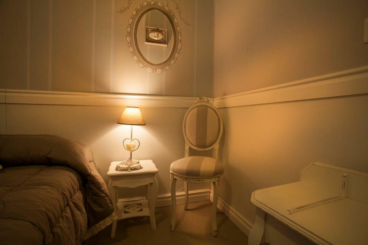 Casa Di Charme "Rosa-Rosae" Apartment Verona Bagian luar foto