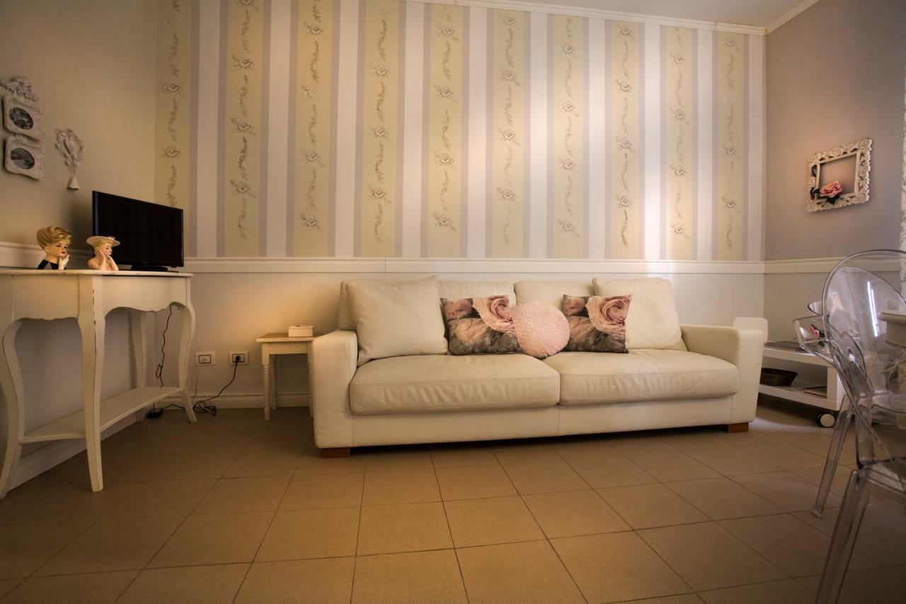 Casa Di Charme "Rosa-Rosae" Apartment Verona Bagian luar foto