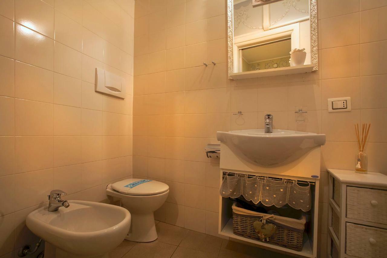 Casa Di Charme "Rosa-Rosae" Apartment Verona Bagian luar foto